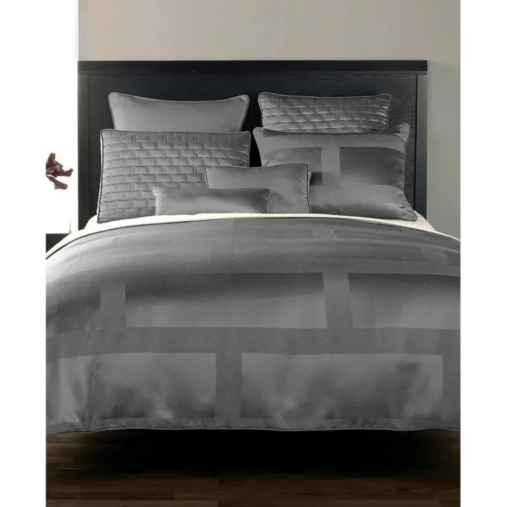 Hotel Collection Duvet Cover in Style Frame, size Full/Queen.
